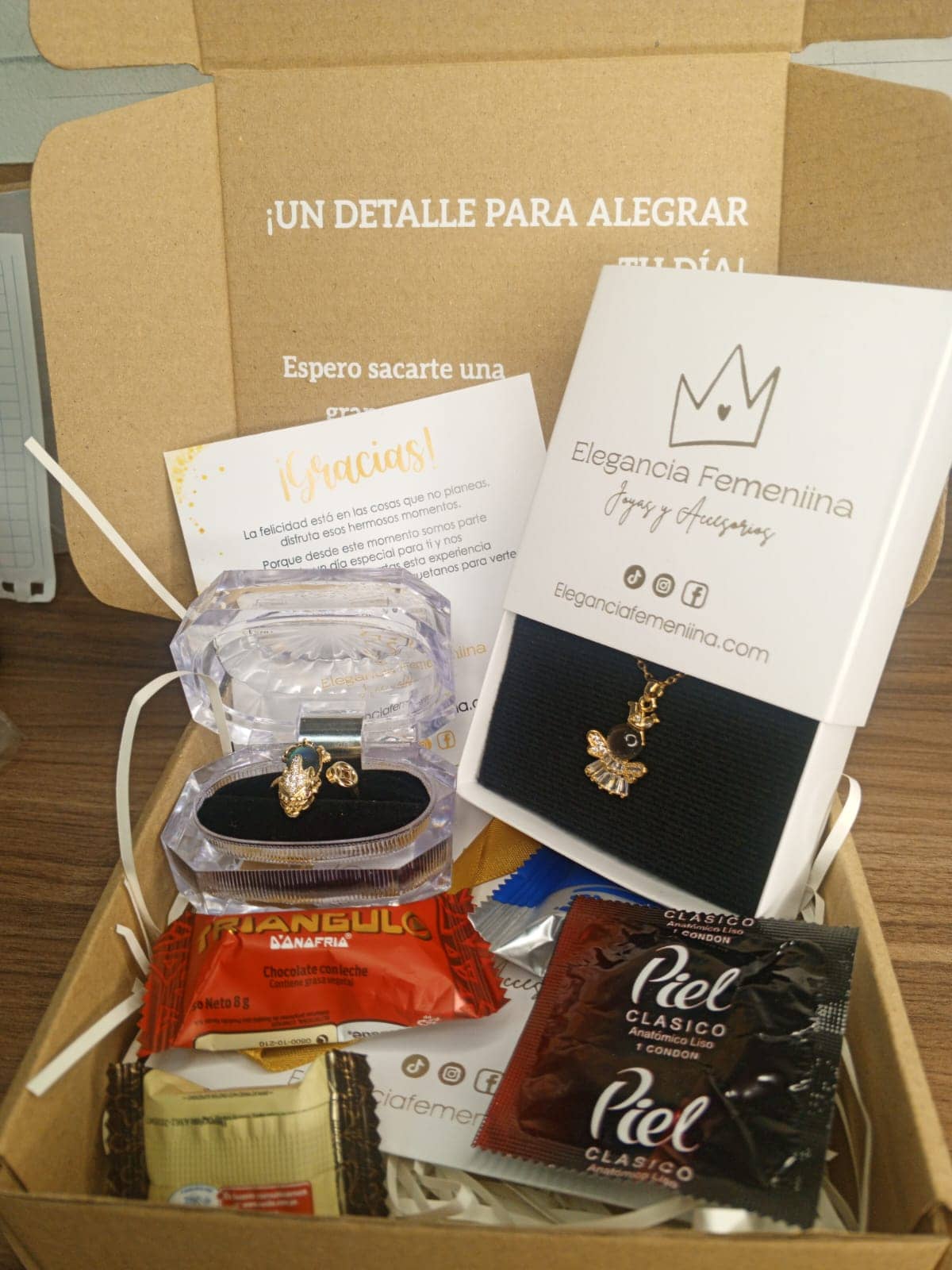Conjunto de Sentimientos Collar y Anillo regulable